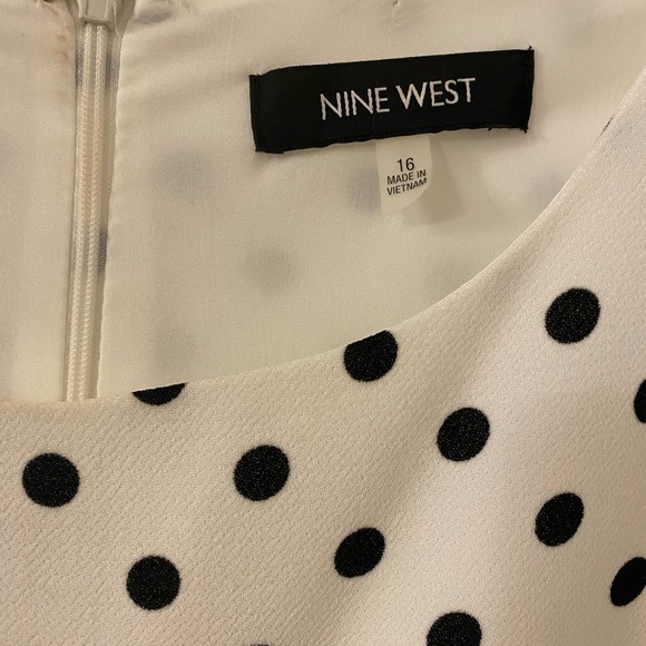 White and black polka dot dress - Picture 2 of 5